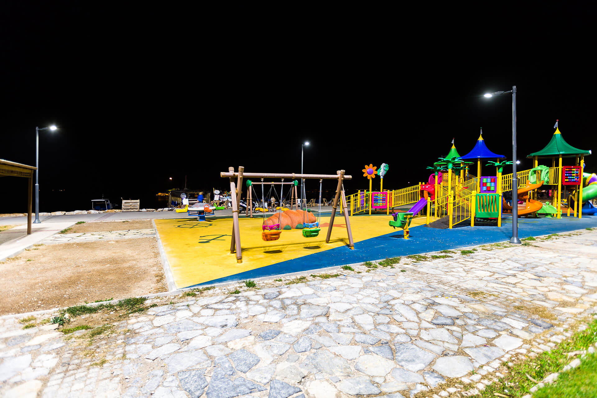 LED lighting creates playful night-time in Izmir parks | Schréder