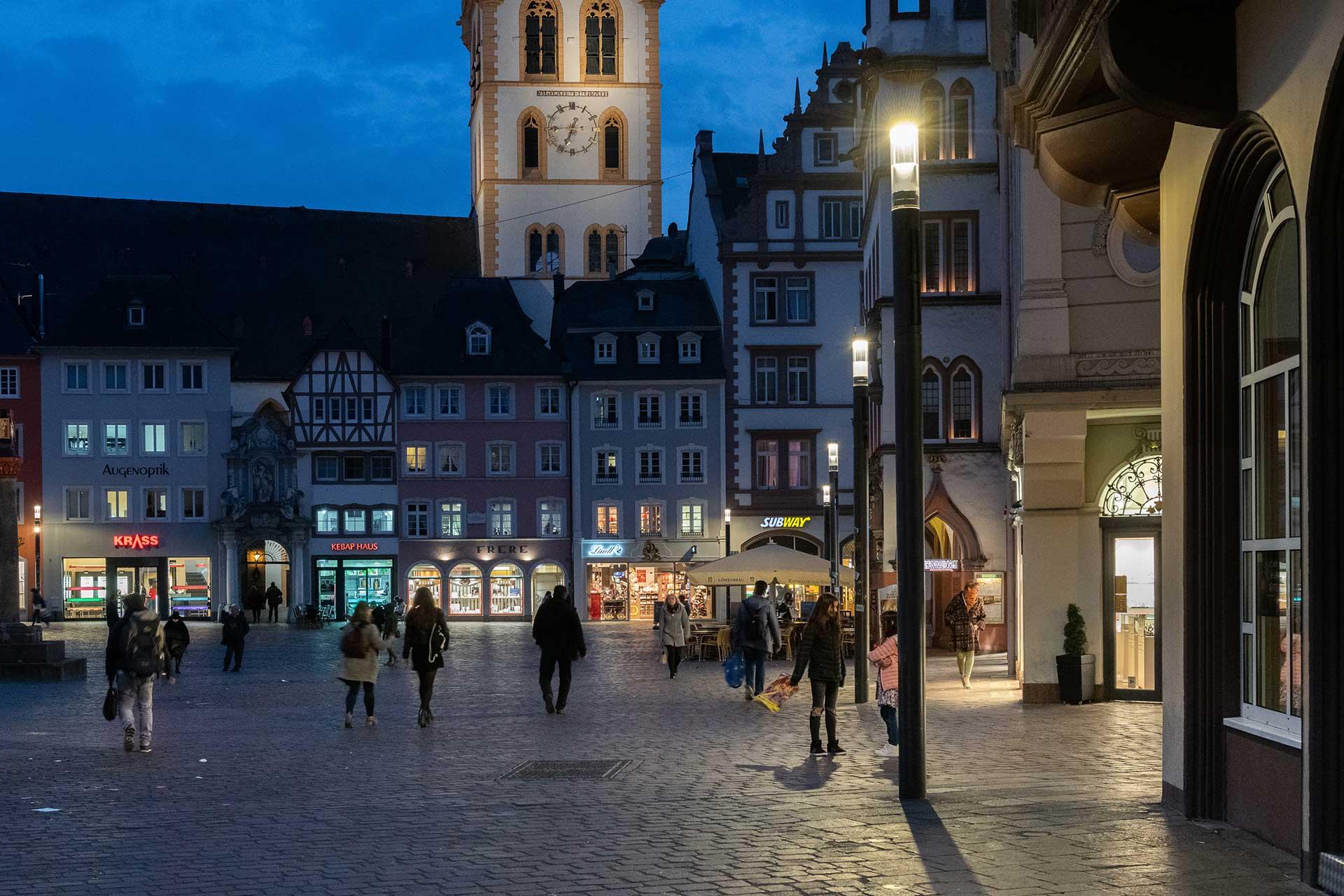 Shuffle delivers a gentle white light for a safe and enjoyable nocturnal experience in Trier